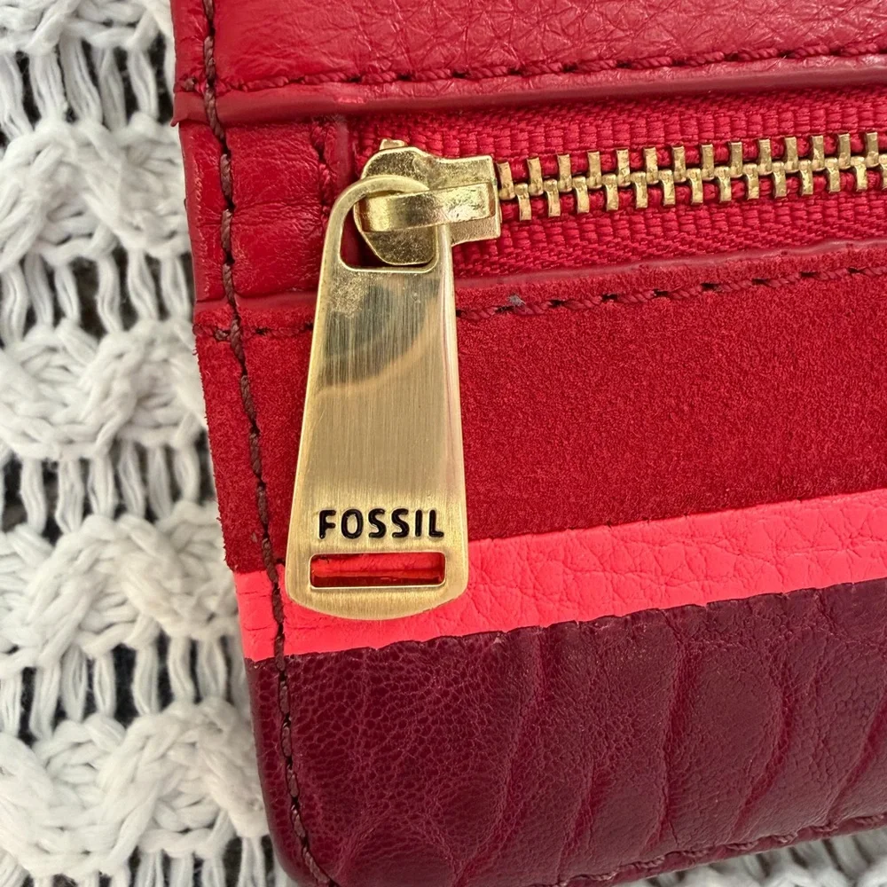 FOSSIL Red Preston Flip Snap Bi-Fold Long Three Tone Leather Zip Wallet - Picture 4 of 13
